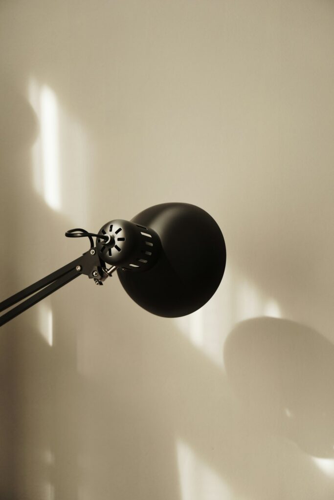 Geometryczna Lampa Biurkowa